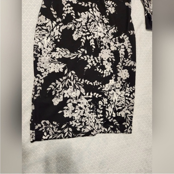 Calvin Klein Elegant Black and White Floral Dress Size 12 - Picture 12 of 12